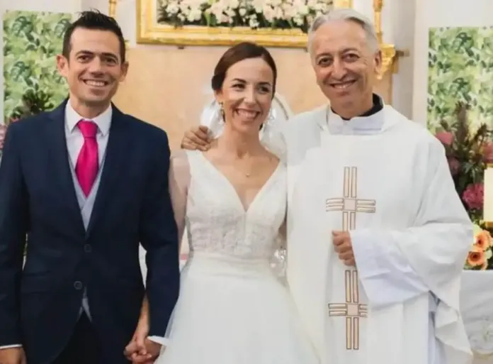 El «sacerdote de Tinder» tiene un récord de 270 matrimonios - Prensa Plus -  Diario digital Rosario